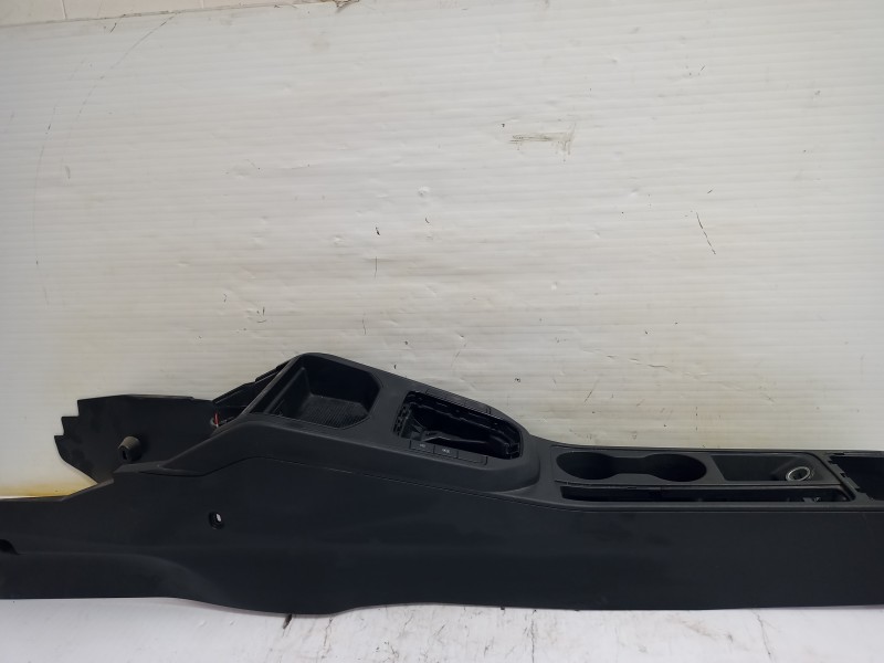Recambio de consola central para seat ibiza (kj1) reference referencia OEM IAM SE270216  
