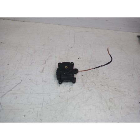 Recambio de motor apertura trampilla para lexus rx 300(mcu35) luxury referencia OEM IAM 0637008810  