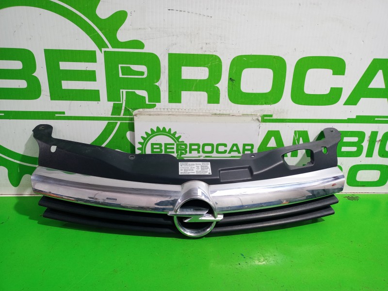 Recambio de rejilla delantera para opel astra h berlina essentia referencia OEM IAM 13241961  