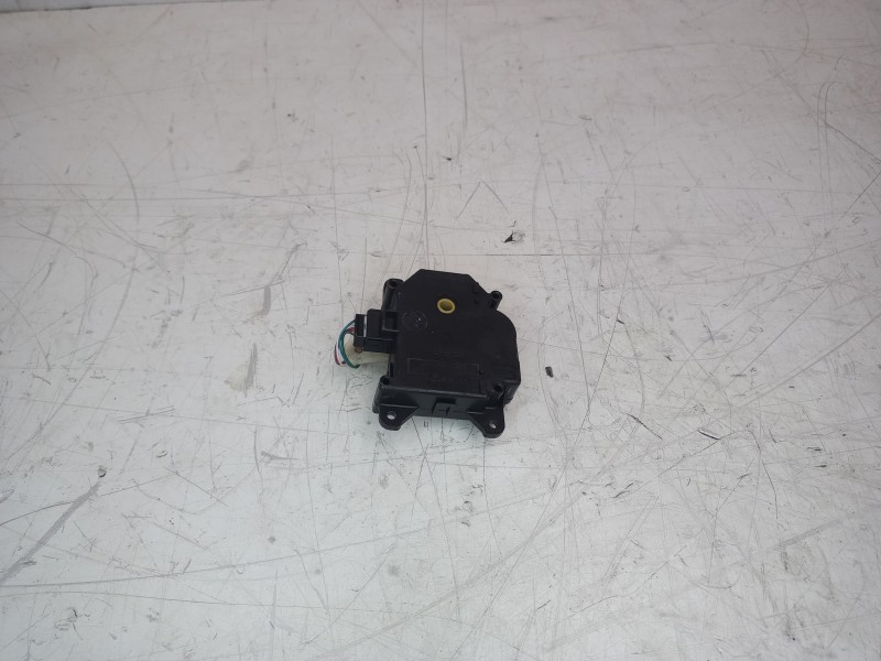 Recambio de motor apertura trampilla para lexus rx 300(mcu35) luxury referencia OEM IAM 0637008810  