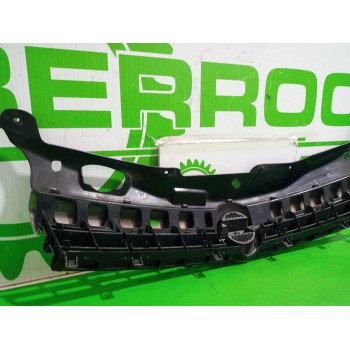Recambio de rejilla delantera para opel astra h berlina essentia referencia OEM IAM 13241961  