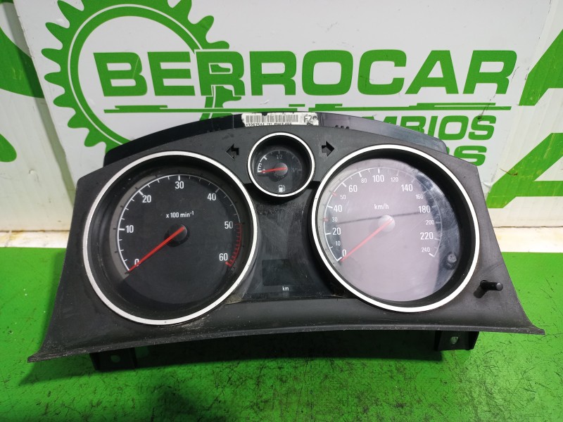 Recambio de cuadro instrumentos para opel zafira b 1.9 cdti referencia OEM IAM 13267544  