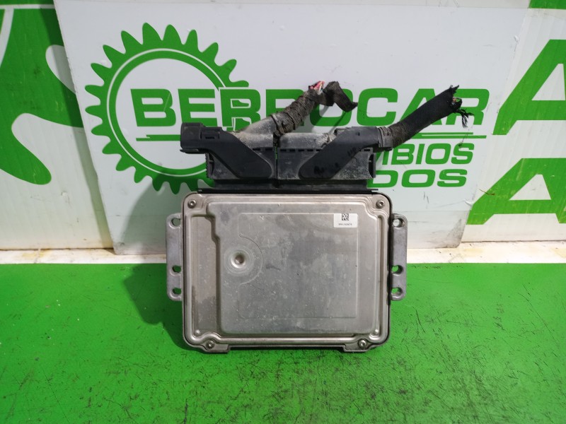 Recambio de centralita motor uce para opel zafira b 1.9 cdti referencia OEM IAM 55566279  