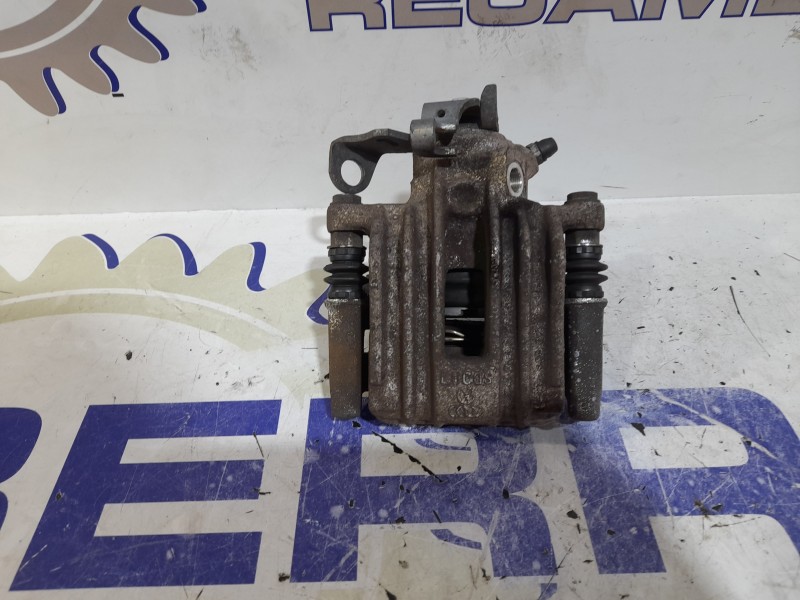 Recambio de pinza de freno trasera derecha para skoda spaceback (5h) 1.6 tdi referencia OEM IAM 6R0615424  