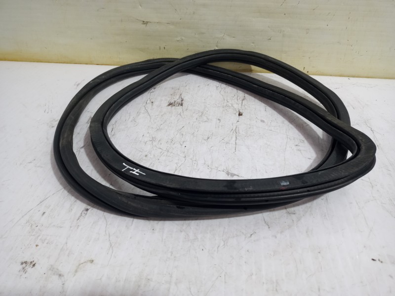 Recambio de goma contorno para seat ibiza (kj1) reference referencia OEM IAM 6F0867367E9B9  