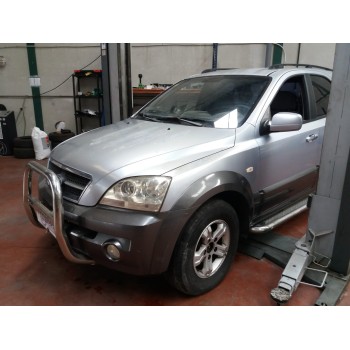 Recambio de capot para kia sorento 2.5 crdi referencia OEM IAM 66400-3E010  
