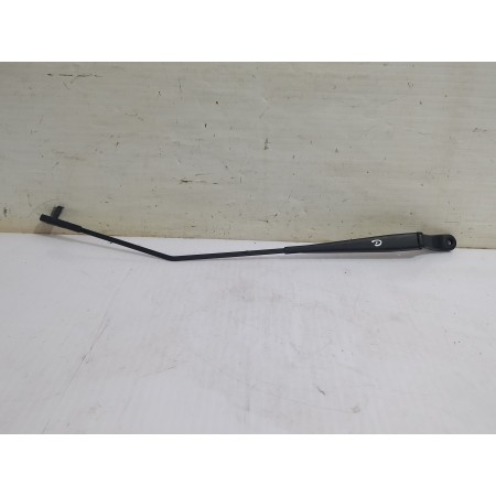 Recambio de brazo limpia delantero derecho para peugeot 207 confort referencia OEM IAM 6429AN  