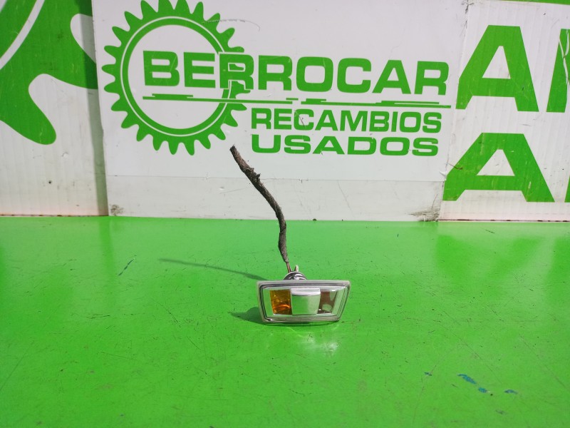 Recambio de piloto lateral izquierdo para opel astra h berlina essentia referencia OEM IAM 13228580  