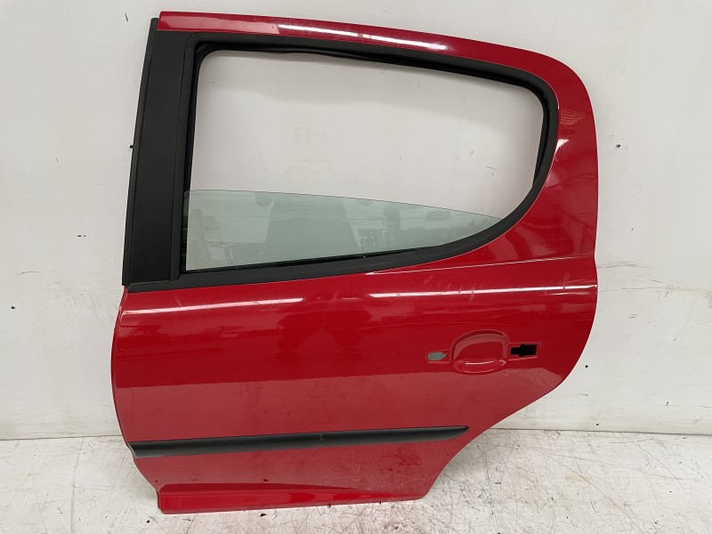 Recambio de puerta trasera izquierda para peugeot 207 confort referencia OEM IAM 9006N2  