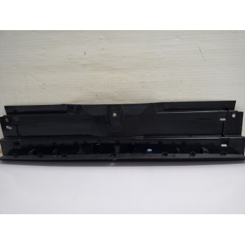 Recambio de molduras traseras para opel grandland x opel 2020 referencia OEM IAM YP00019277  