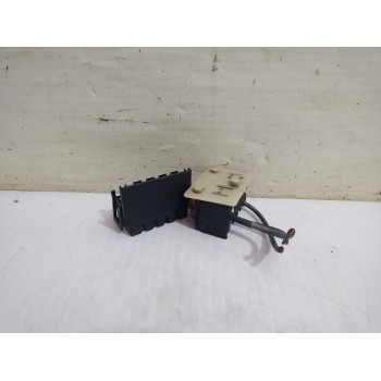 Recambio de caja reles / fusibles para peugeot 207 confort referencia OEM IAM 9656984480  