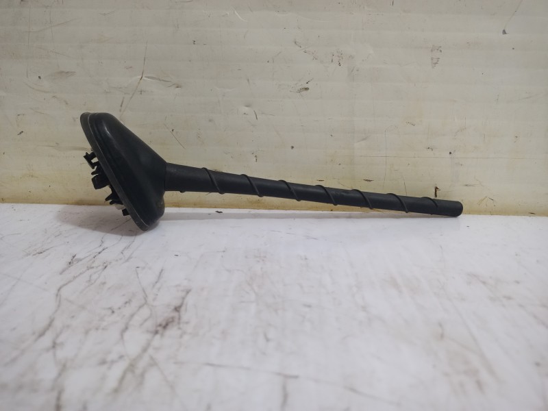Recambio de antena para seat ibiza (kj1) reference referencia OEM IAM 6C00355015FQ  