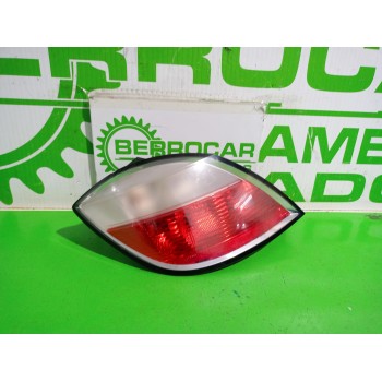 PILOTO TRASERO IZQUIERDO 1222111 