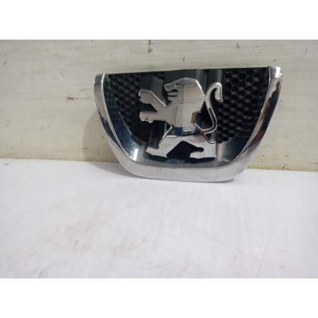 Recambio de emblema para peugeot 207 confort referencia OEM IAM 7810P9  