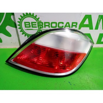 Recambio de piloto trasero derecho para opel astra h berlina essentia referencia OEM IAM 1222112  