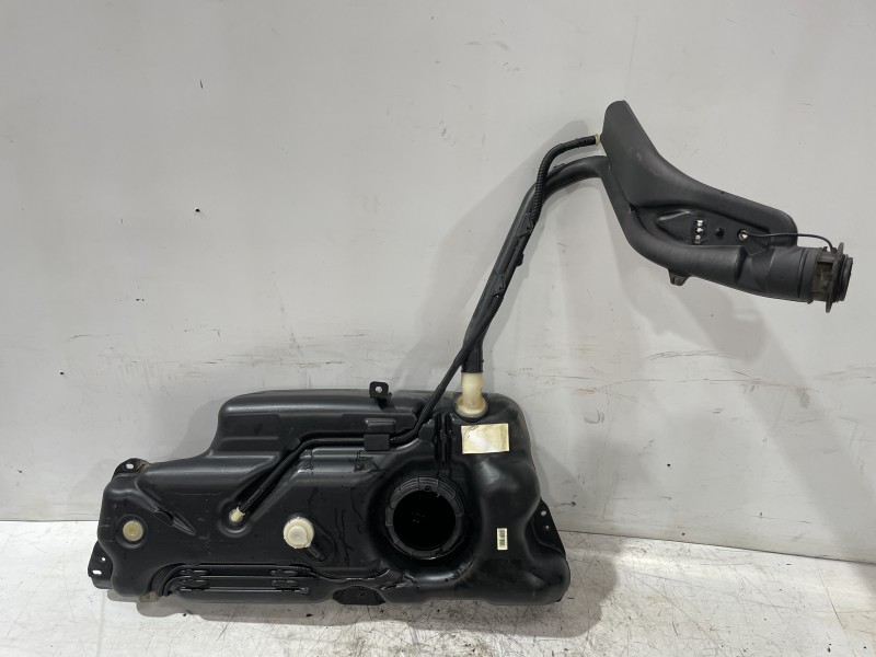 Recambio de deposito combustible para peugeot 207 confort referencia OEM IAM 9680130680  