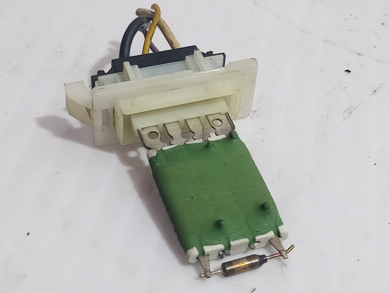 Recambio de resistencia calefaccion para peugeot 207 confort referencia OEM IAM 6436A9  
