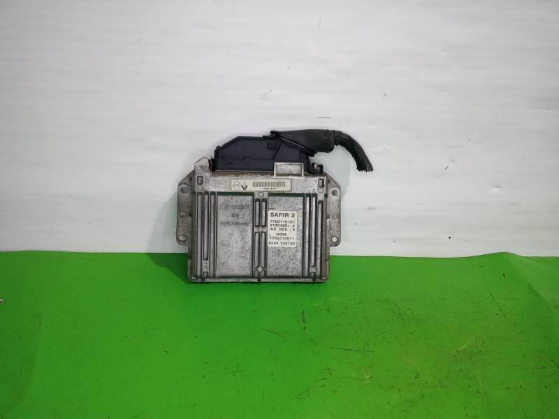 Recambio de centralita motor uce para renault clio ii fase i (b/cbo) 1.2 referencia OEM IAM 7700115161  