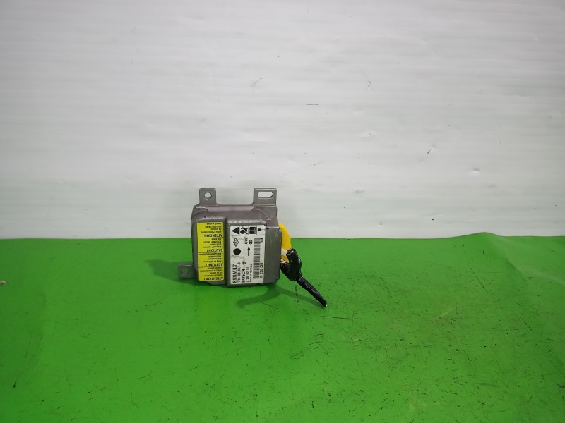 Recambio de centralita airbag para renault clio ii fase i (b/cbo) 1.2 referencia OEM IAM 0285001157  