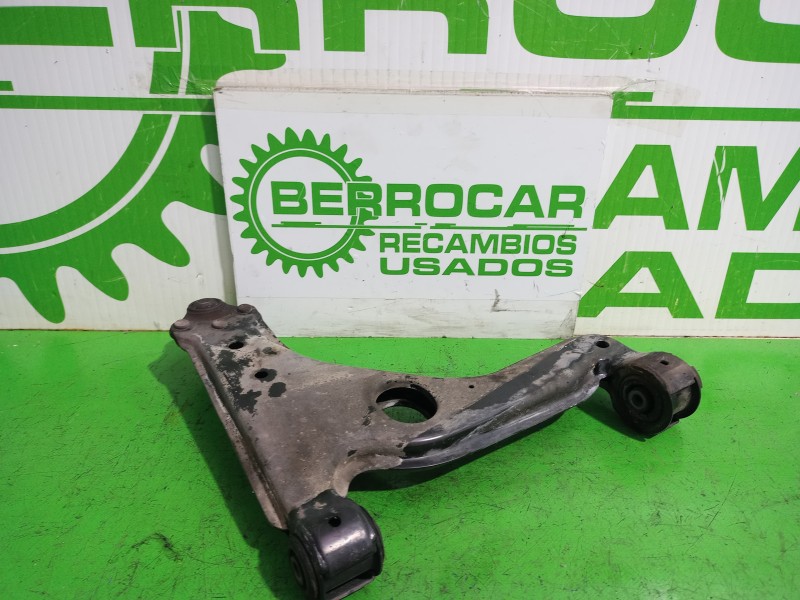 Recambio de brazo suspension inferior delantero izquierdo para opel zafira b 1.9 cdti referencia OEM IAM 5352029  