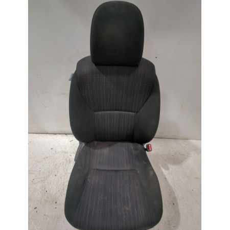Recambio de asiento delantero derecho para toyota auris (_e15_) 1.33 dual-vvti (nre150_) referencia OEM IAM 7143002Z70B1  