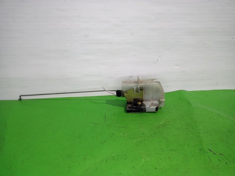 Recambio de cerradura puerta trasera izquierda para renault clio ii fase i (b/cbo) 1.2 referencia OEM IAM 825031992R  