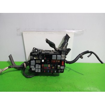 Recambio de caja reles / fusibles para toyota auris touring sports (e18) hybrid feel! edition referencia OEM IAM 8264147020  