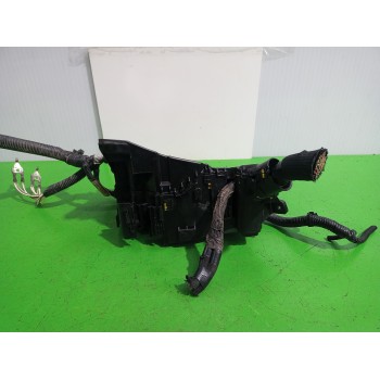 Recambio de caja reles / fusibles para toyota auris touring sports (e18) hybrid feel! edition referencia OEM IAM 8264147020  