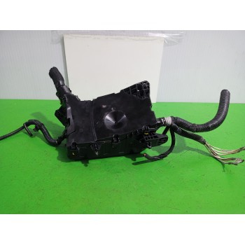 Recambio de caja reles / fusibles para toyota auris touring sports (e18) hybrid feel! edition referencia OEM IAM 8264147020  