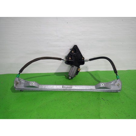 Recambio de elevalunas delantero derecho para renault clio ii fase i (b/cbo) 1.2 referencia OEM IAM 7700842238  