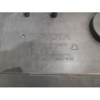 Recambio de rejilla delantera para toyota yaris referencia OEM IAM 531020D030  