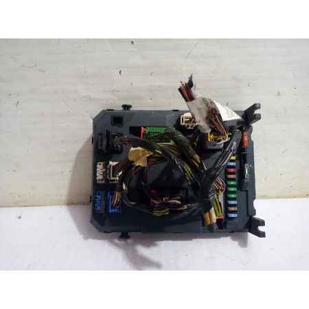 Recambio de caja reles / fusibles para peugeot 207 confort referencia OEM IAM 22661F01  