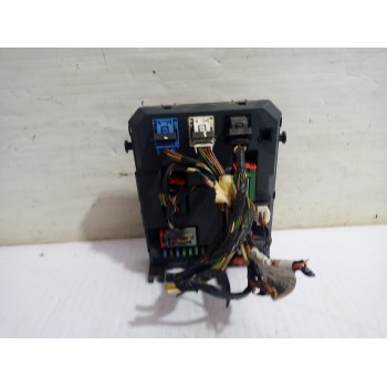 Recambio de caja reles / fusibles para peugeot 207 confort referencia OEM IAM 22661F01  