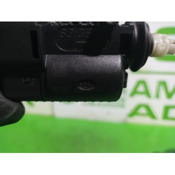 Recambio de motor tapa combustible para opel zafira b 1.9 cdti referencia OEM IAM 8200312600  