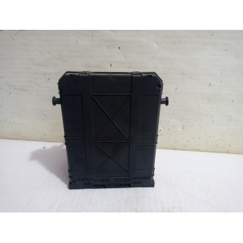 Recambio de caja reles / fusibles para peugeot 207 confort referencia OEM IAM 22661F01  