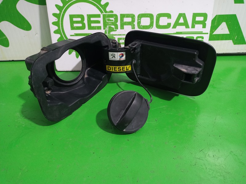 Recambio de tapa exterior combustible para peugeot 508 active referencia OEM IAM 9670805880  