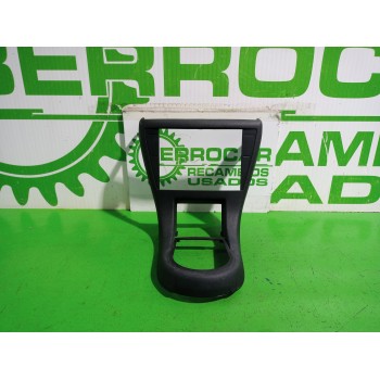 Recambio de moldura para citroën c4 berlina collection referencia OEM IAM 9646338577  