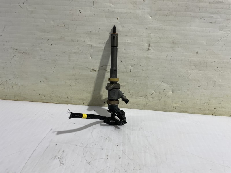 Recambio de inyector para peugeot 207 confort referencia OEM IAM 0445110311  