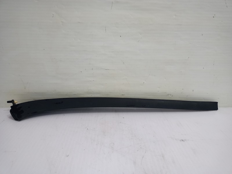 Recambio de moldura derecha para seat toledo (5p2) exclusive referencia OEM IAM 5P0854320  