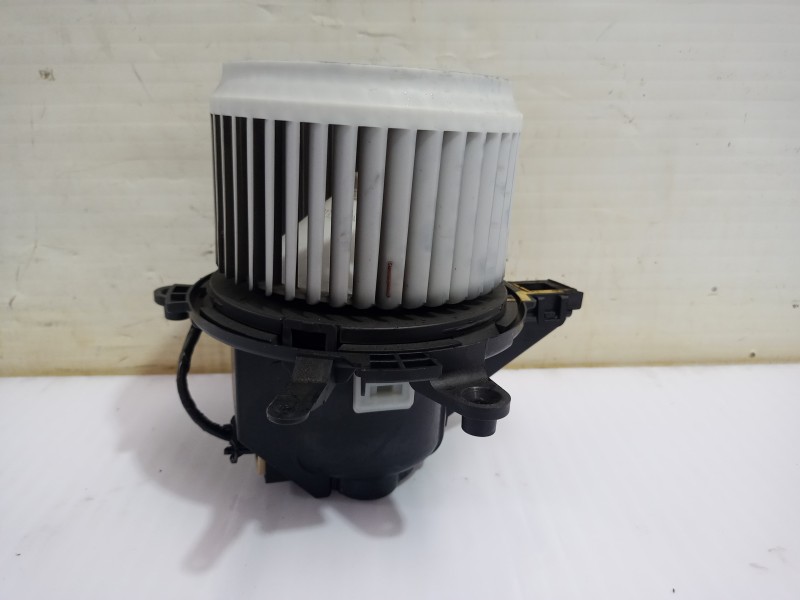 Recambio de motor calefaccion para opel grandland x opel 2020 referencia OEM IAM 5P1330100  