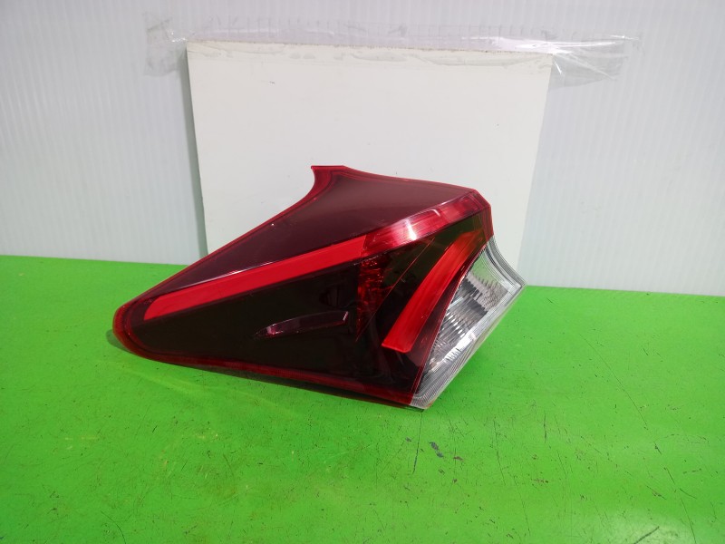 Recambio de piloto trasero izquierdo para toyota auris touring sports (e18) hybrid feel! edition referencia OEM IAM 8156102A61  