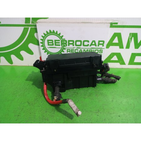 Recambio de caja reles / fusibles para opel zafira b 1.9 cdti referencia OEM IAM 13250232  