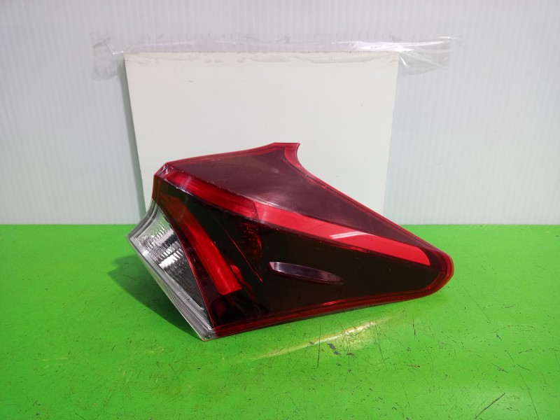 Recambio de piloto trasero derecho para toyota auris touring sports (e18) hybrid feel! edition referencia OEM IAM 8155102A61  