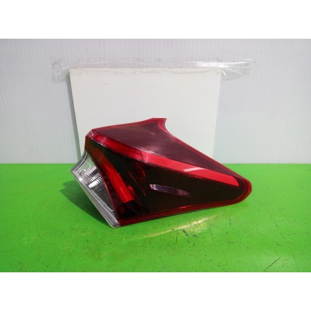 Recambio de piloto trasero derecho para toyota auris touring sports (e18) hybrid feel! edition referencia OEM IAM 8155102A61  