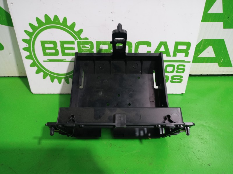 Recambio de moldura para peugeot 508 active referencia OEM IAM 9686448080  