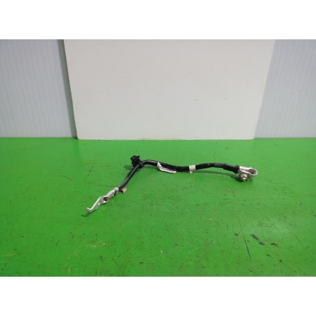 Recambio de borna negativa para toyota auris touring sports (e18) hybrid feel! edition referencia OEM IAM 8216502080  