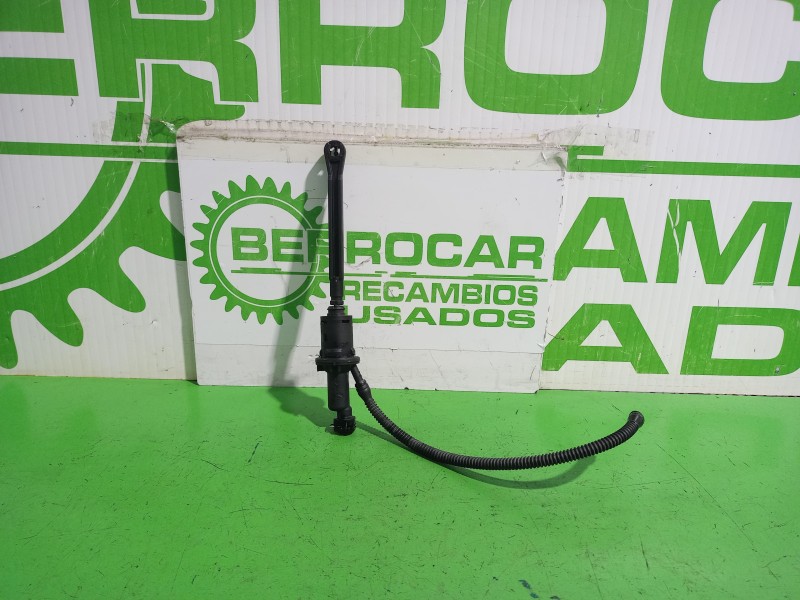 Recambio de bomba embrague para citroën c4 berlina collection referencia OEM IAM 218282  