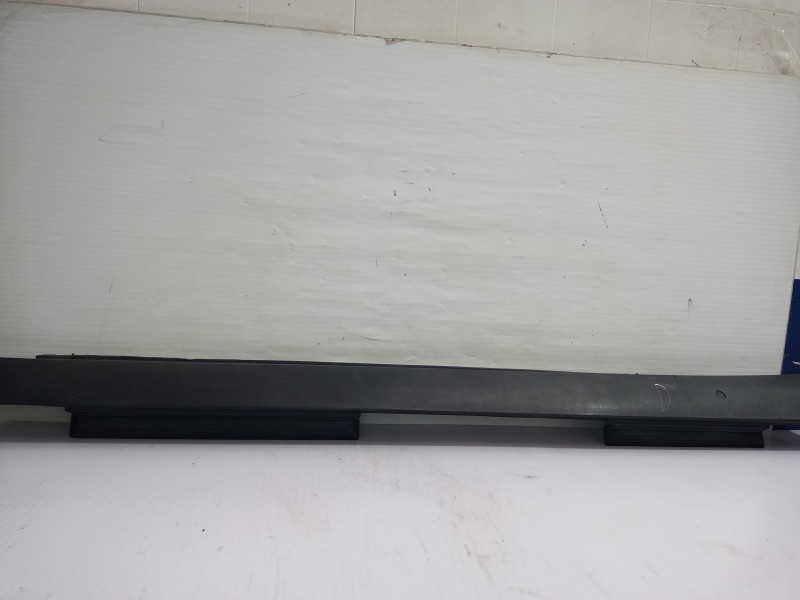 Recambio de faldon lateral para seat toledo (5p2) exclusive referencia OEM IAM 5P0853852F  