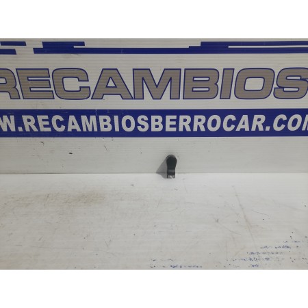 Recambio de tapa brazo limpia parabrisas para renault twingo 1.6 16v referencia OEM IAM 7701051885  