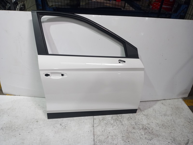 Recambio de puerta delantera derecha para seat arona xperience plus referencia OEM IAM 6F9831052D  